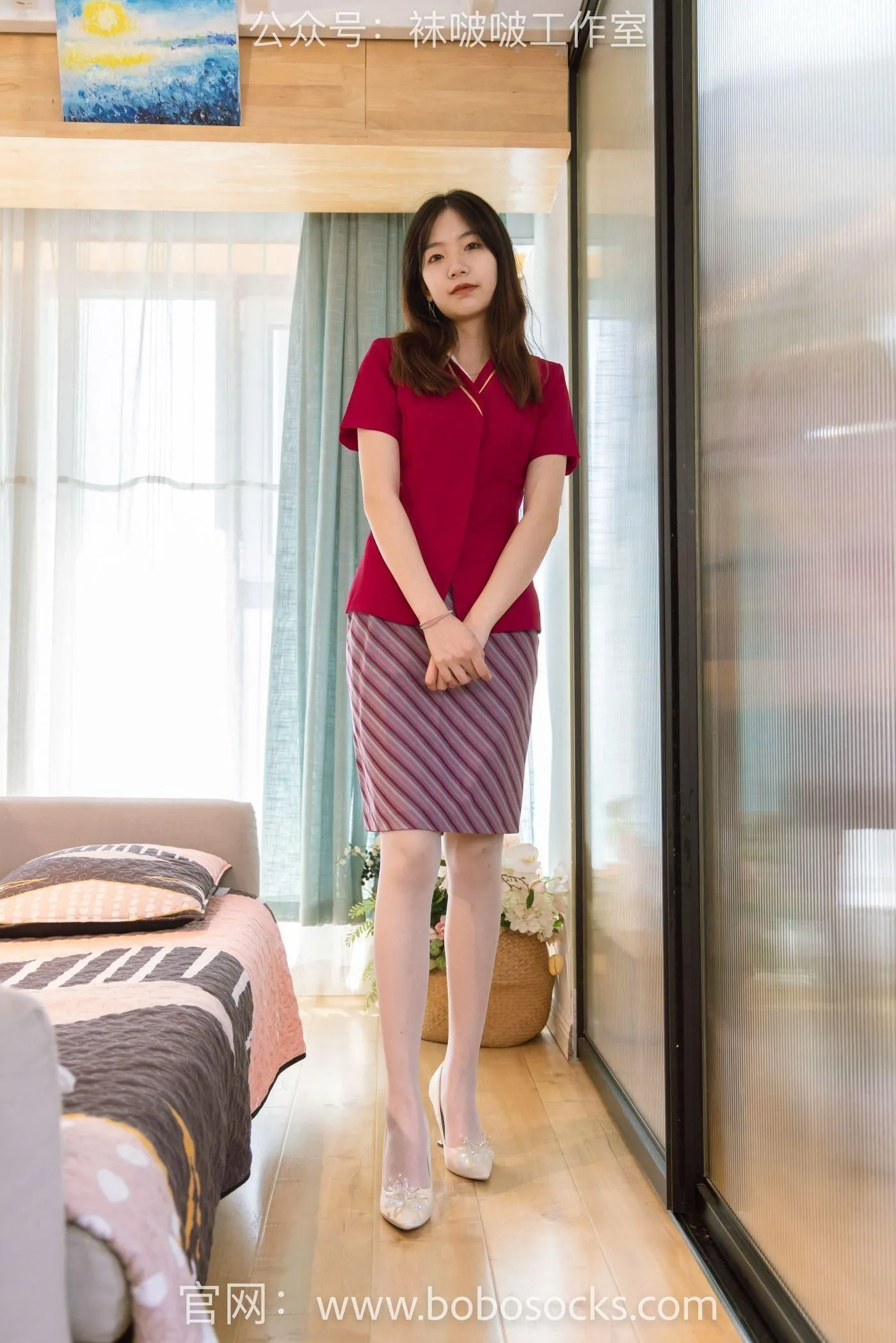 [BoBoSocks袜啵啵]NO.099 小甜豆-高跟鞋、黑丝、白丝 [140P]插图3